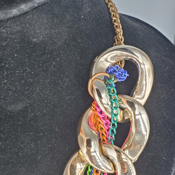 Large Gold Chain Multicolored Necklace - Picture 3 of 4